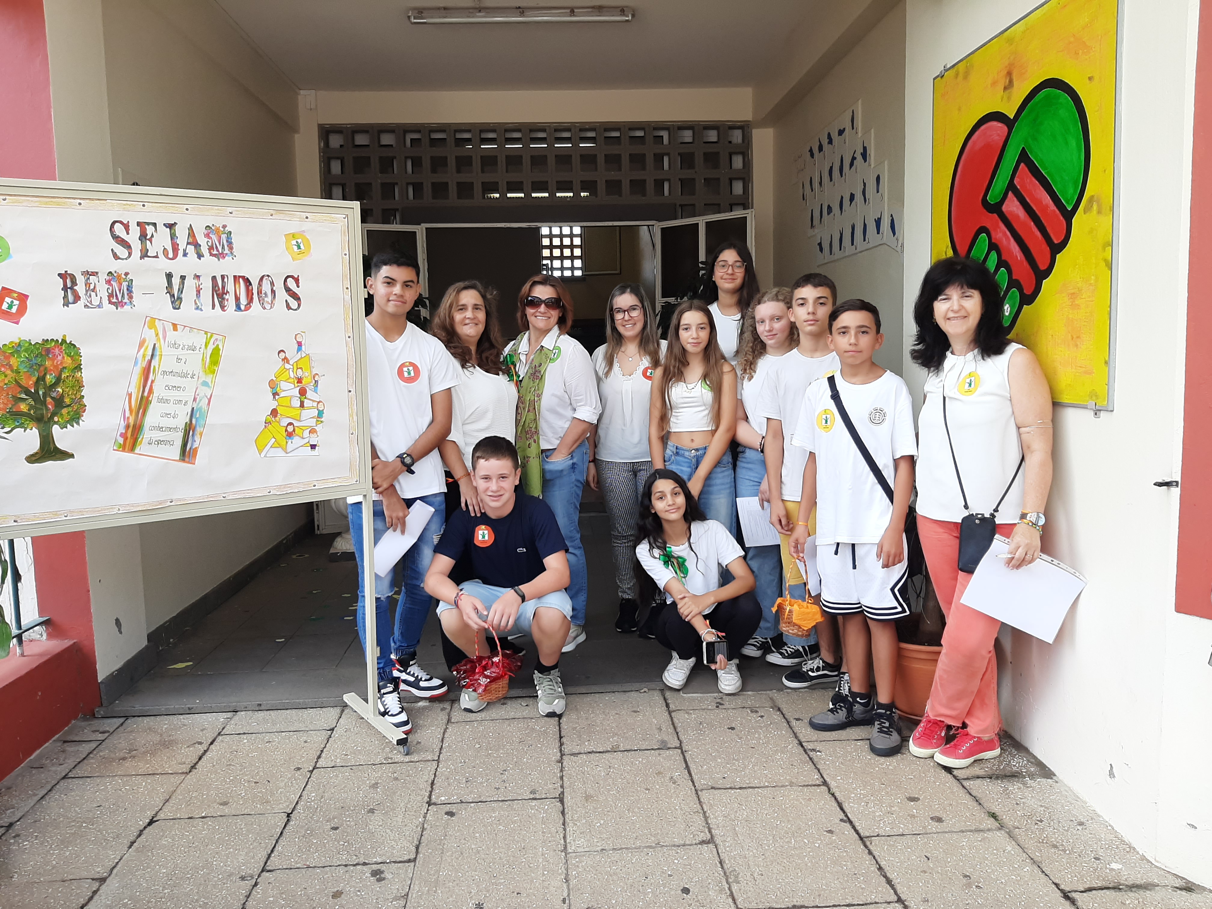 Rece o Dos Alunos De 5 Ano Na Escola Dos Louros Edif cio Sede